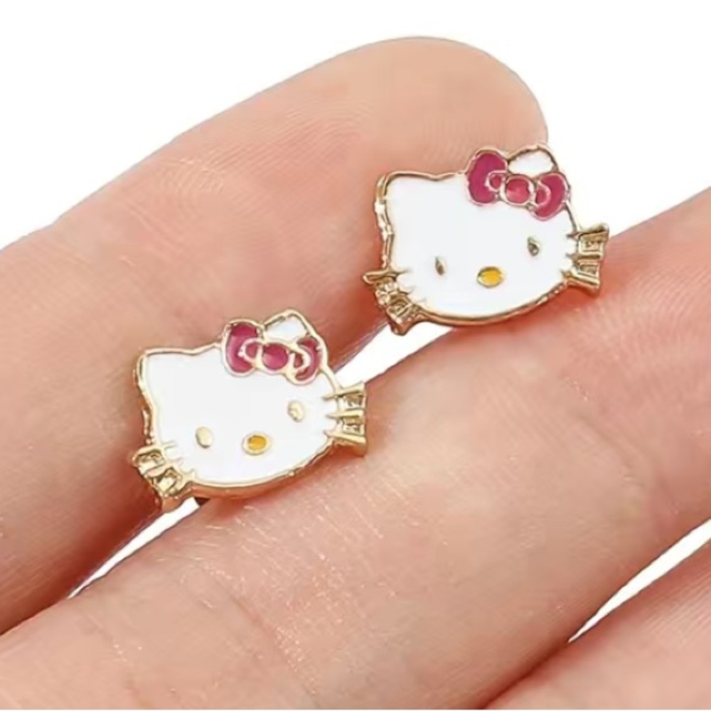 NEW HELLO KITTY EARRINGS